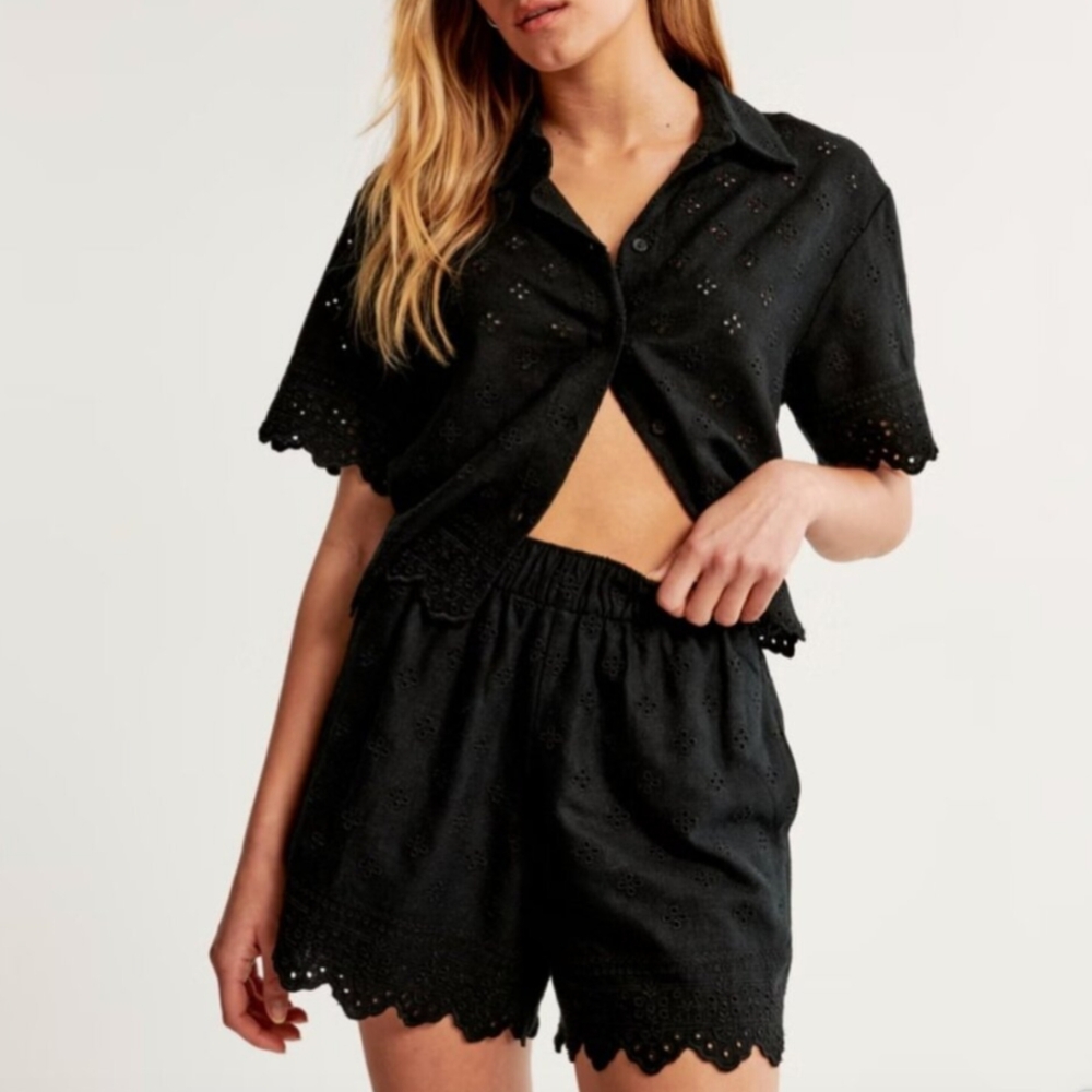 Abercrombie & Fitch Black Eyelet Short